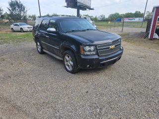 2013 Chevrolet Tahoe LTZ - Exterior Front Right Corner Image